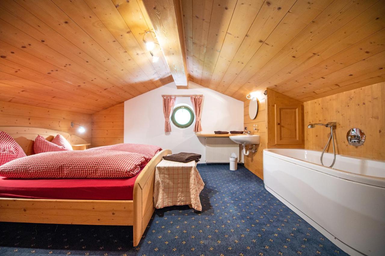 Agriturismo Apartments Tuene Ortisei Exteriér fotografie