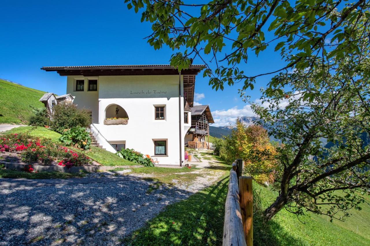 Agriturismo Apartments Tuene Ortisei Exteriér fotografie
