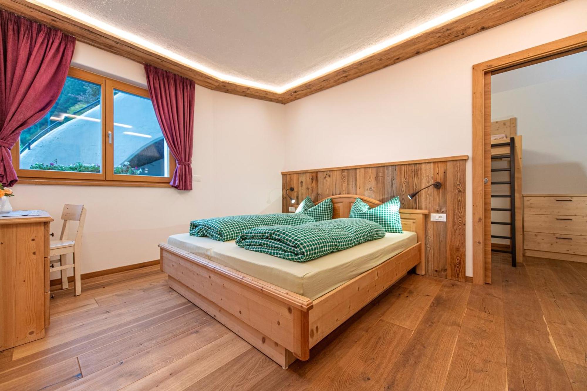 Agriturismo Apartments Tuene Ortisei Exteriér fotografie