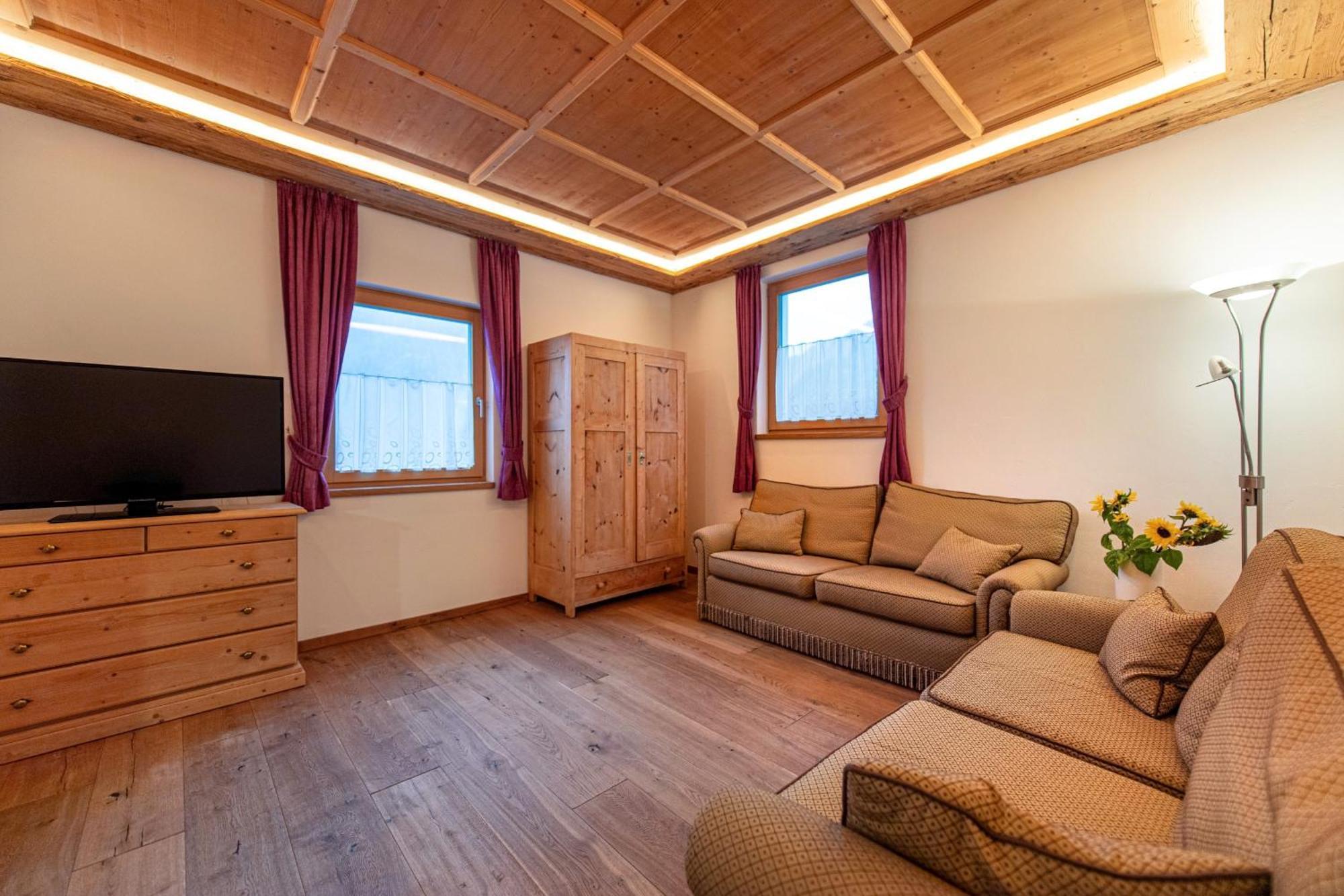 Agriturismo Apartments Tuene Ortisei Exteriér fotografie